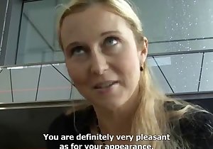 Dialogue-heavy POV seduction vid with a mom