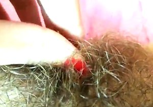 Close-ups of that mature pussy are simply phenomenal